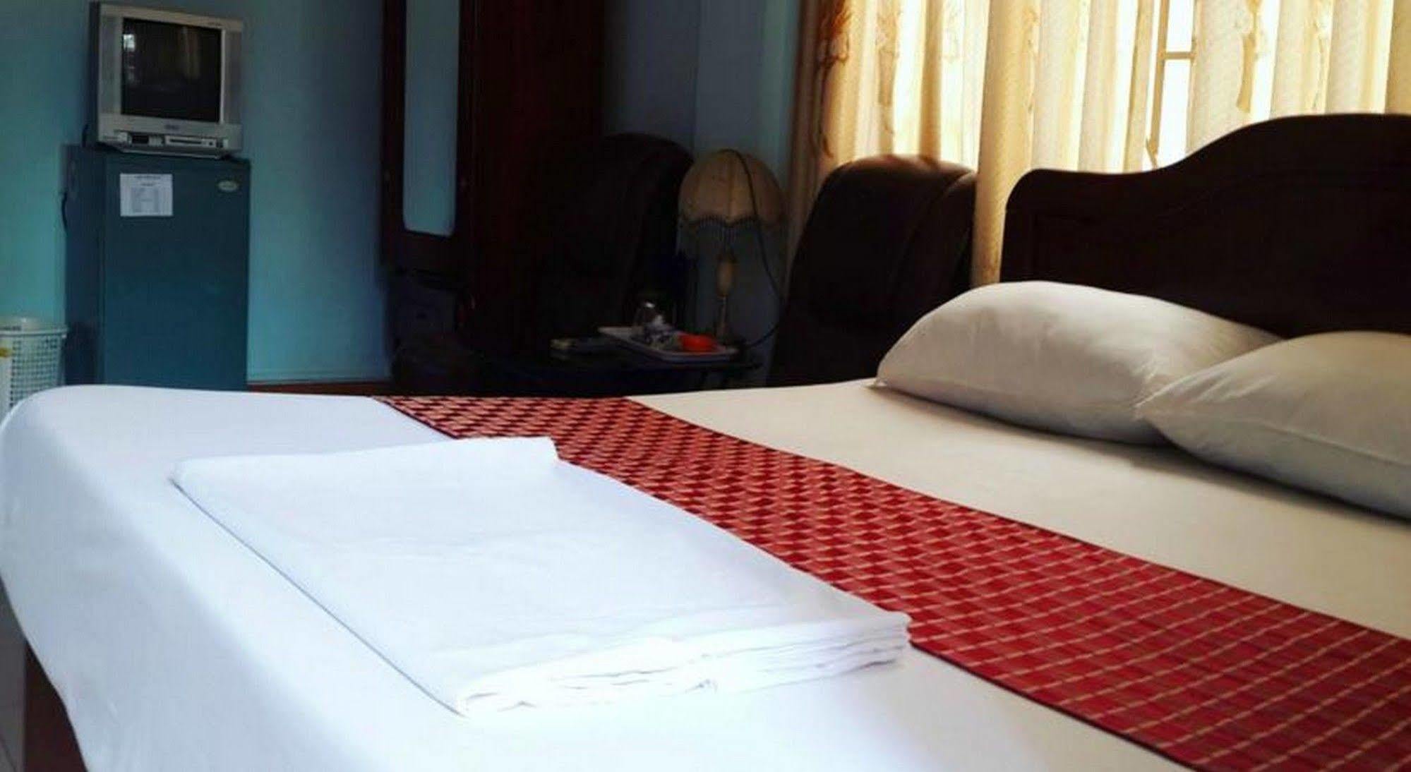 Phong Nha Hotel Хюэ Экстерьер фото